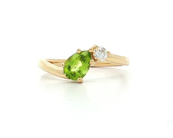 9K Yellow Gold Peridot Diamond Ring