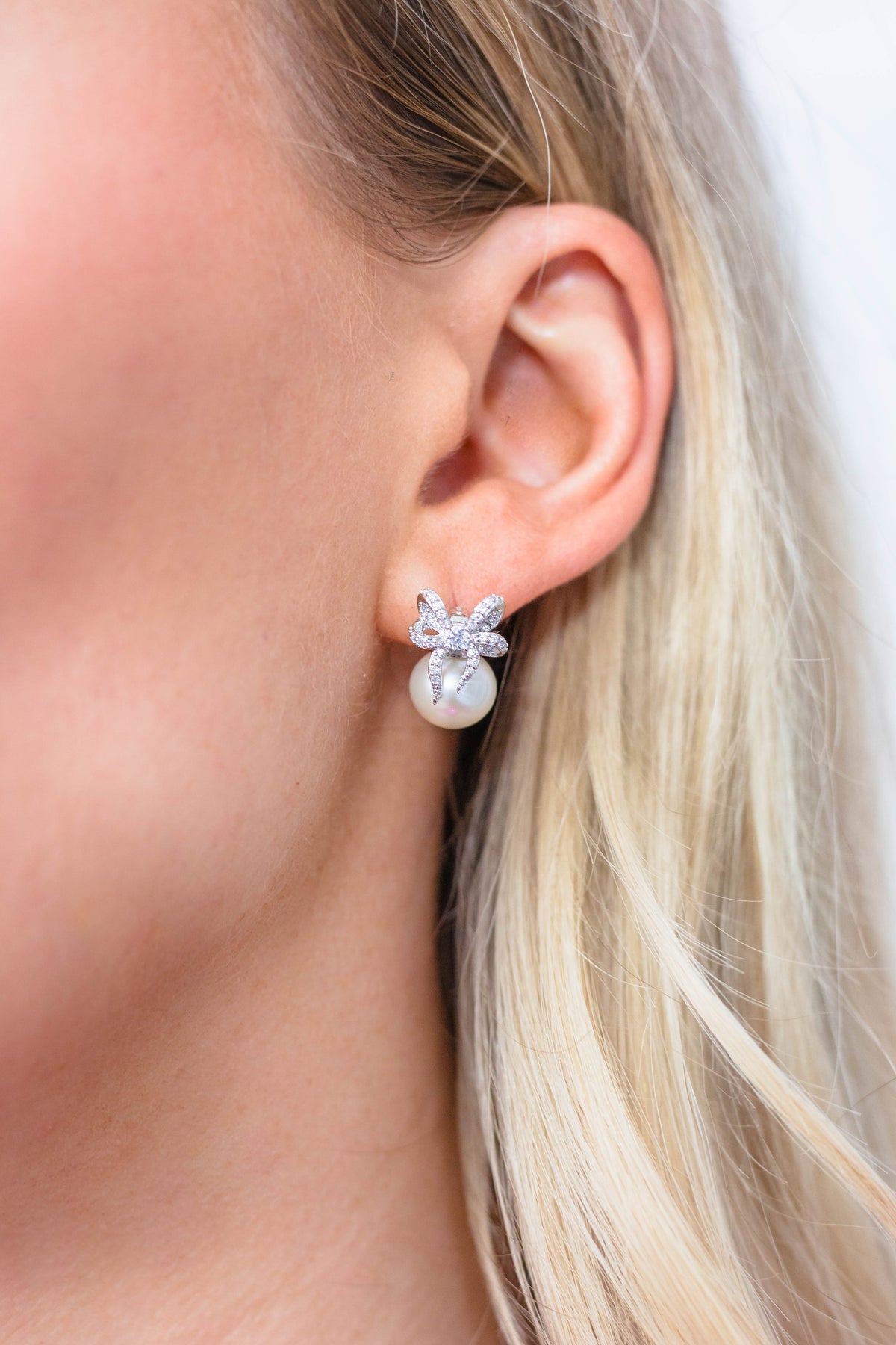 SWEETHEART BOW FRESHWATER PEARL EARRNGS