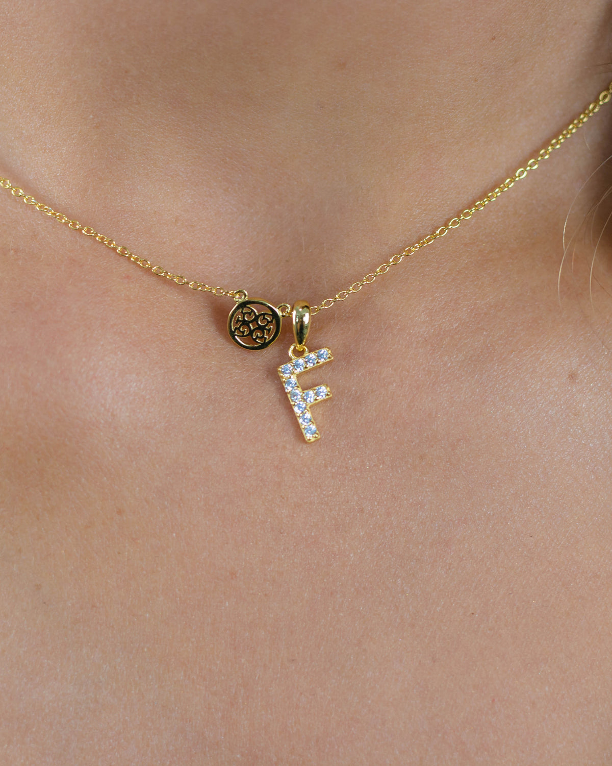 LUXURY LETTERS F INITIAL PENDANT GOLD