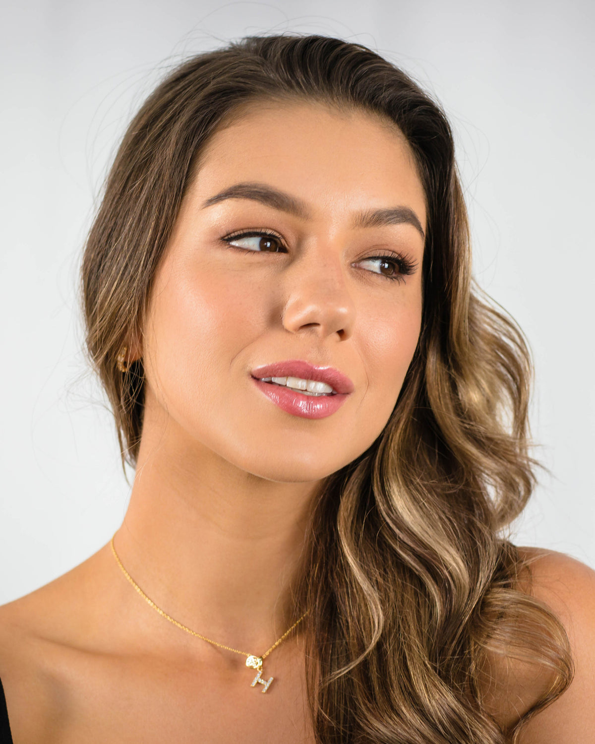 LUXURY LETTERS H INITIAL PENDANT GOLD