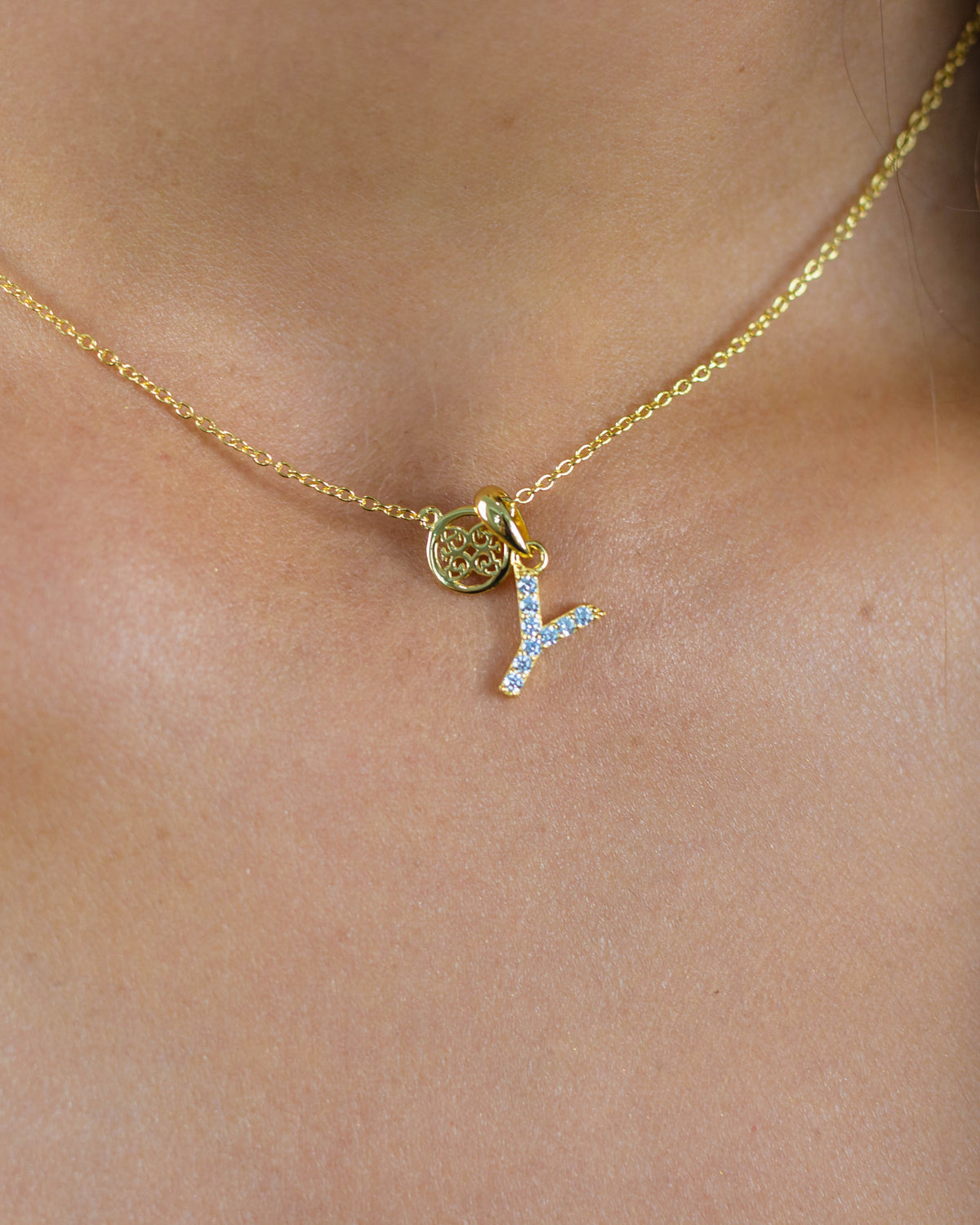 LUXURY LETTERS Y INITIAL PENDANT GOLD