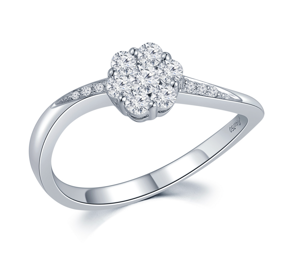 18K White Gold Diamond Cluster Ring