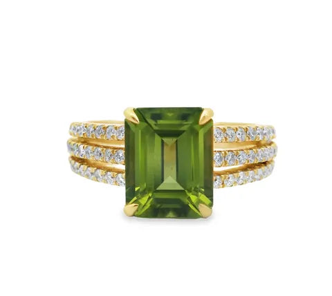 18K Yellow Gold Emerald Cut Peridot 3.86ct Ladies Ring
