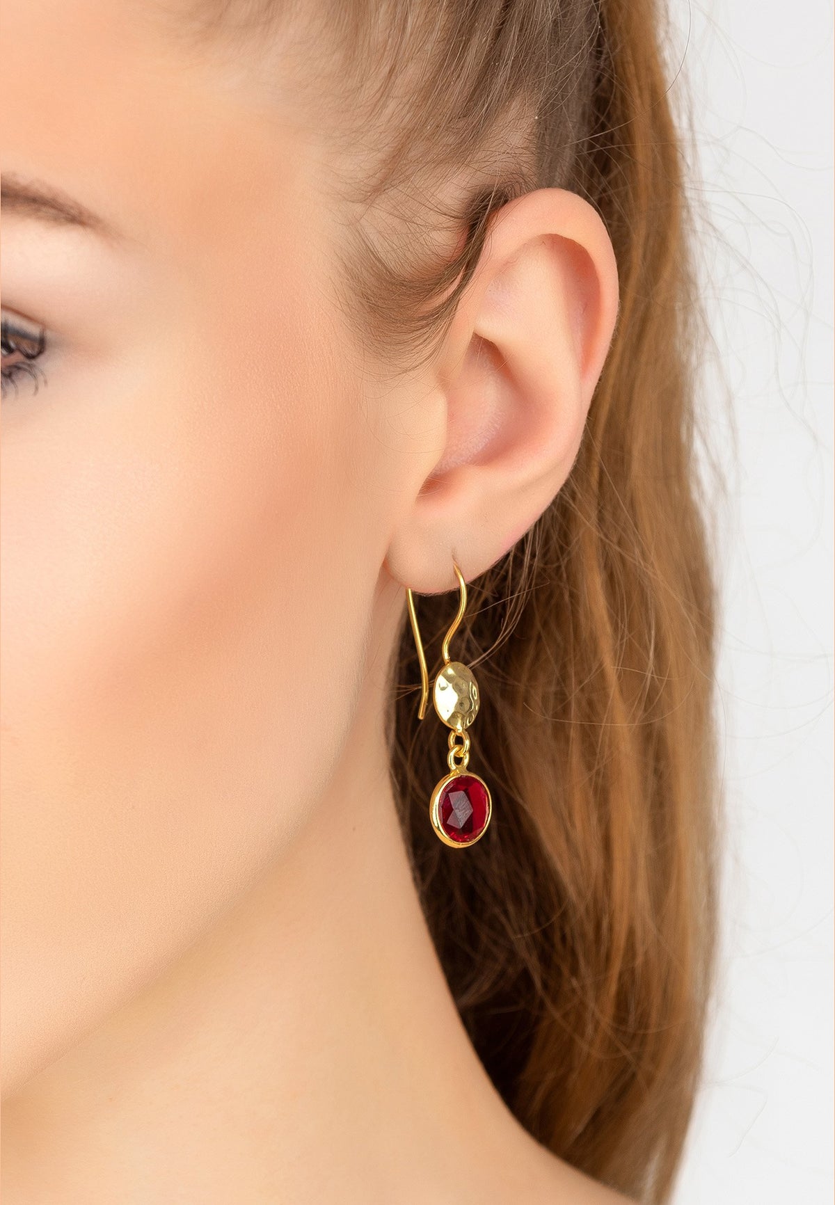 Circle &amp; Hammer Earring Gold Garnet