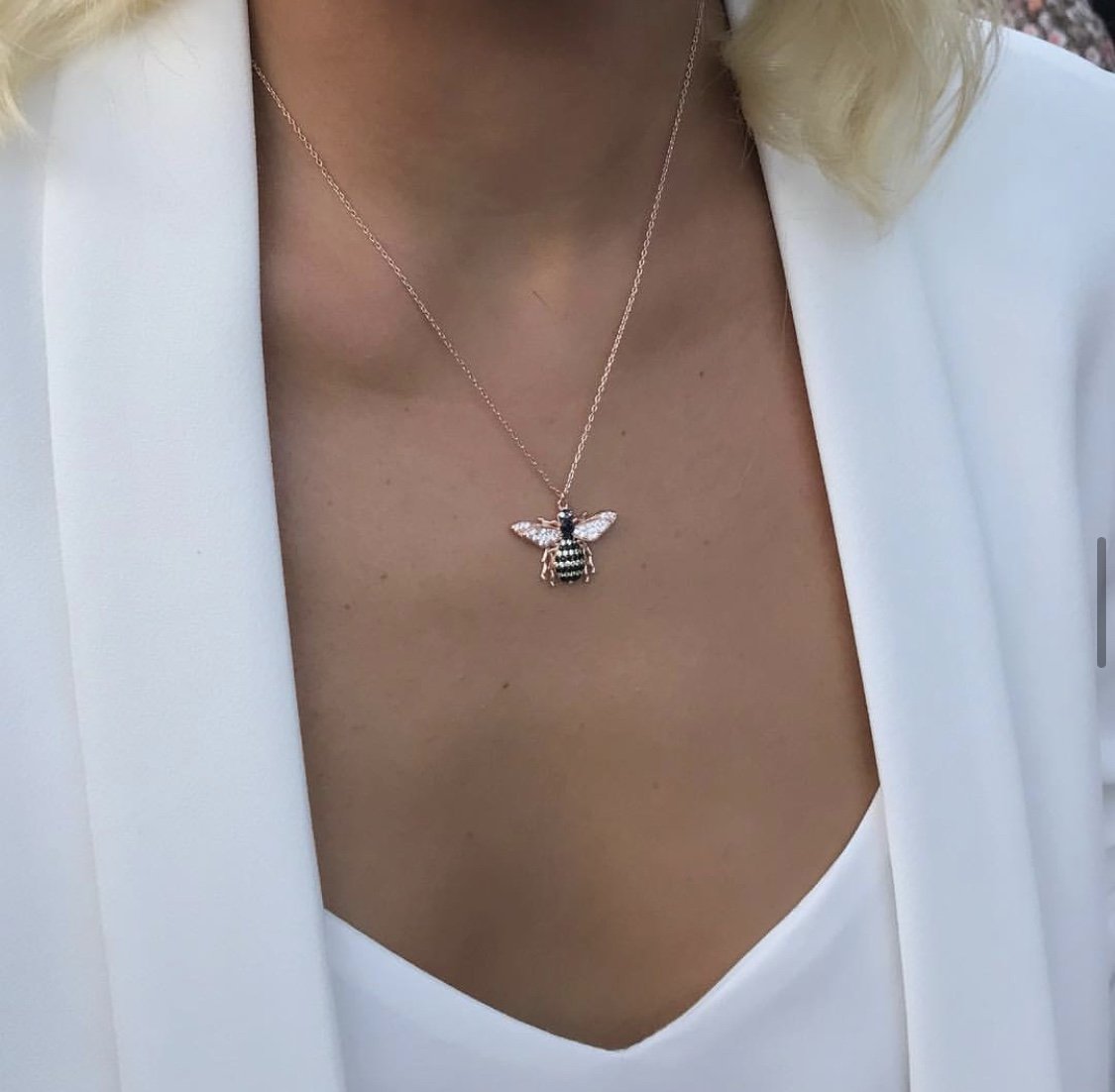 Honey Bee Pendant Necklace rosegold
