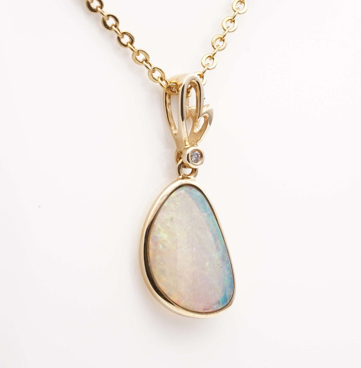 14CT Yellow Gold White Opal and Diamond Pendant