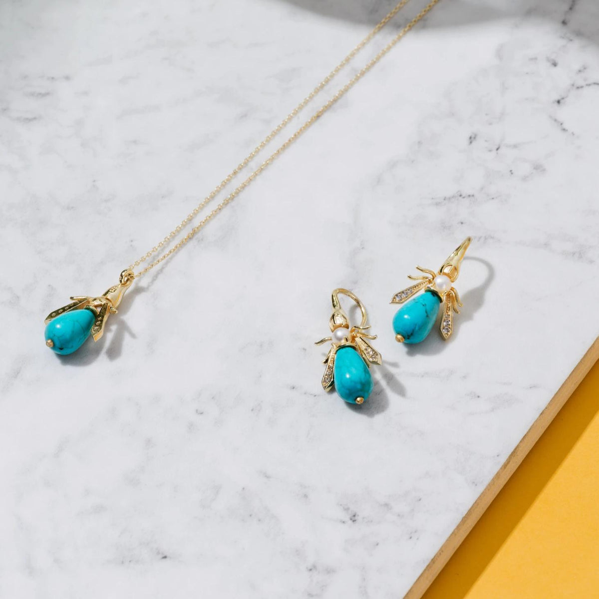 Turquoise &amp; Pearl Gemstone Bee Pendant Necklace Gold